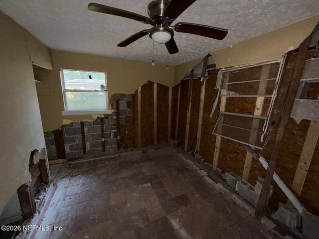 6880 TINKERBELL Lane, Jacksonville, FL 32210