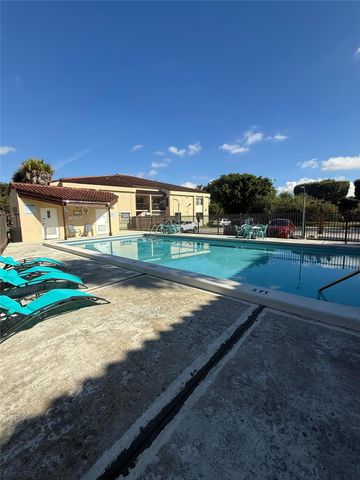 660 W Park Dr 206, Miami, FL 33172