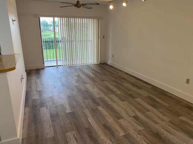 660 W Park Dr 206, Miami, FL 33172