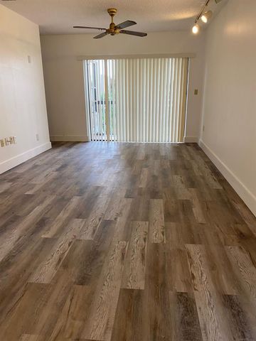 660 W Park Dr 206, Miami, FL 33172