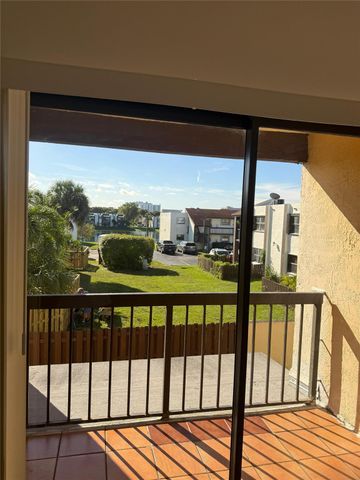 660 W Park Dr 206, Miami, FL 33172