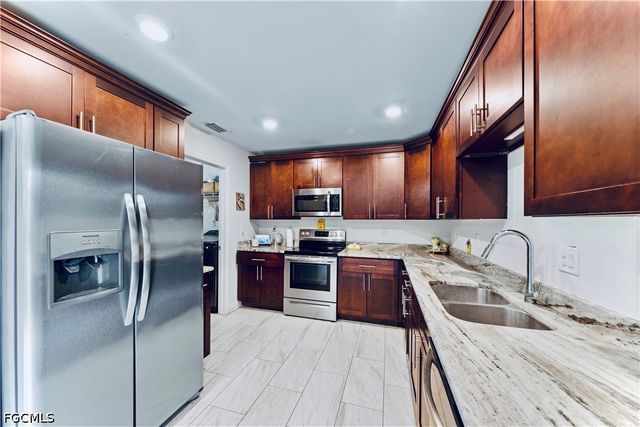 904 8th AVE, Lehigh Acres, FL 33972