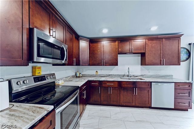904 8th AVE, Lehigh Acres, FL 33972