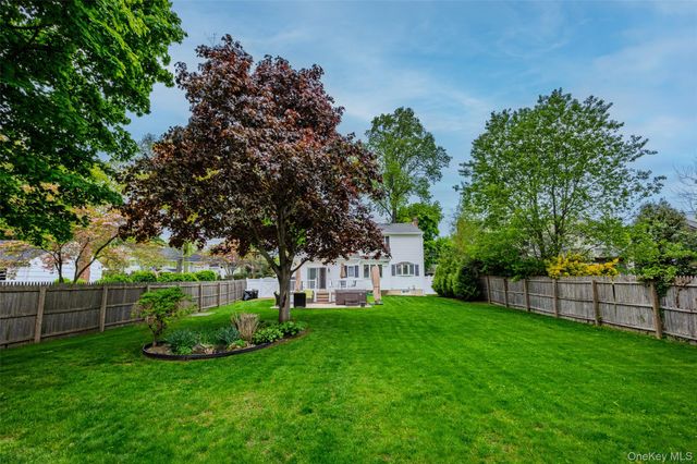 22 W Maple Road, Greenlawn, NY 11740