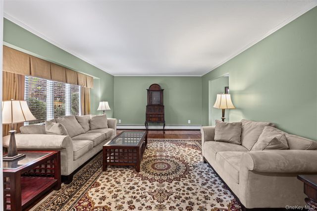 22 W Maple Road, Greenlawn, NY 11740