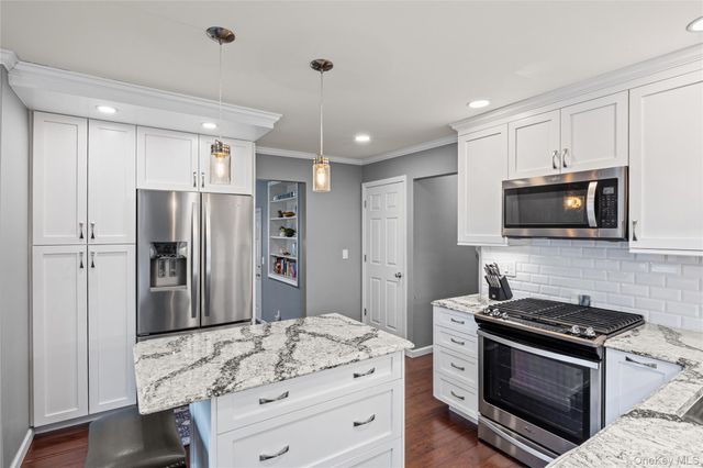22 W Maple Road, Greenlawn, NY 11740