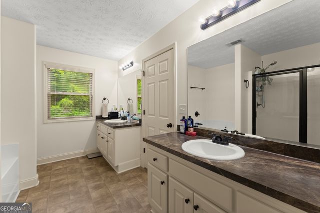 226 Falling Leaf Lane, Winder, GA 30680