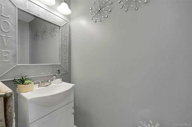 7 Angelas Way, Goshen, NY 10924