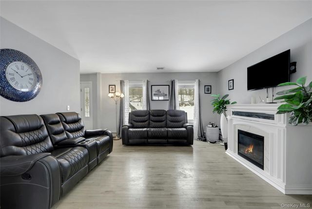 7 Angelas Way, Goshen, NY 10924