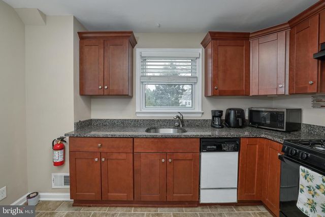 12 GRACE, Hamilton, NJ 08610