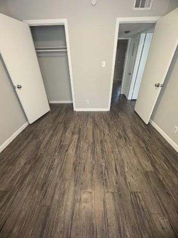 137 Elm ST 11, Lockhart, TX 78644