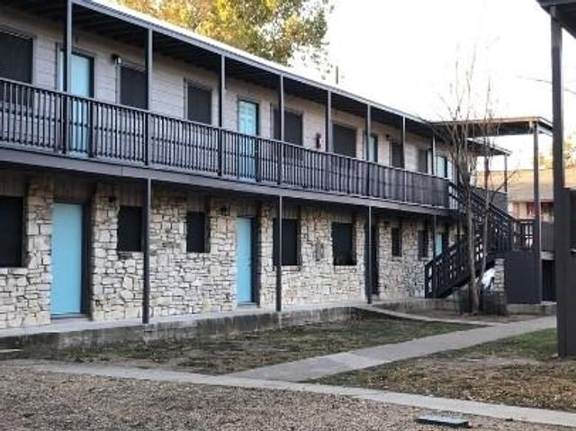 137 Elm ST 11, Lockhart, TX 78644