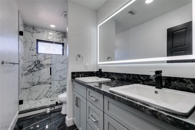 7040 OBANNON Drive, Las Vegas, NV 89117