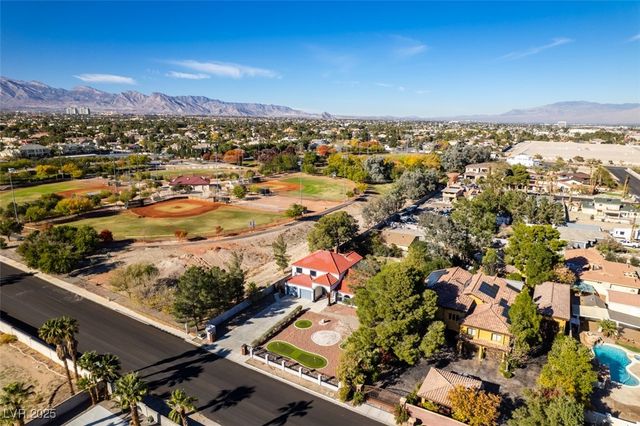 7040 OBANNON Drive, Las Vegas, NV 89117