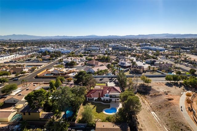 7040 OBANNON Drive, Las Vegas, NV 89117