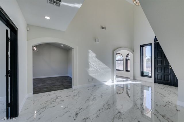 7040 OBANNON Drive, Las Vegas, NV 89117