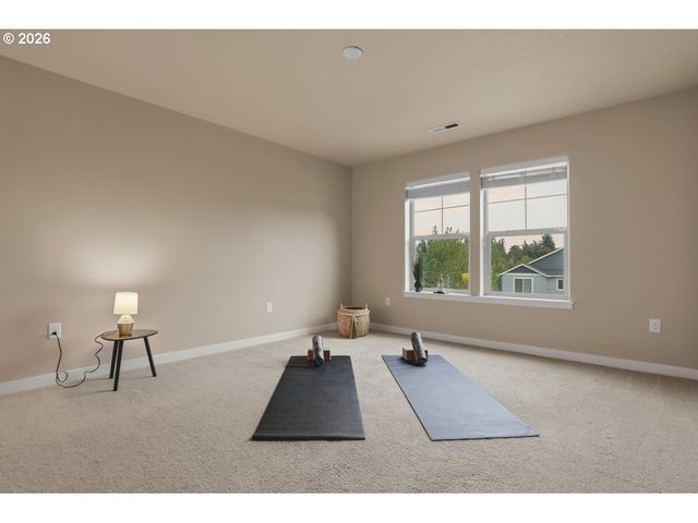 13615 Se ALMOND Dr, Clackamas, OR 97015