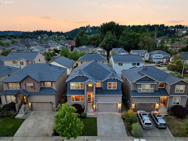 13615 Se ALMOND Dr, Clackamas, OR 97015