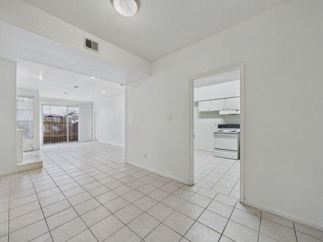 2100 Tanglewilde Street 133, Houston, TX 77063