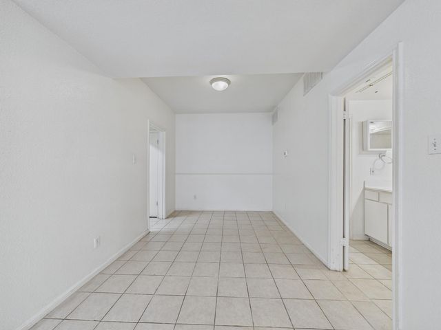 2100 Tanglewilde Street 133, Houston, TX 77063