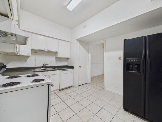 2100 Tanglewilde Street 133, Houston, TX 77063