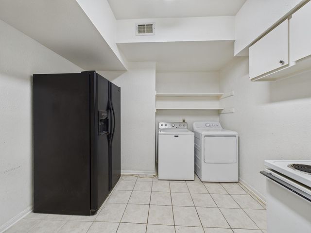 2100 Tanglewilde Street 133, Houston, TX 77063