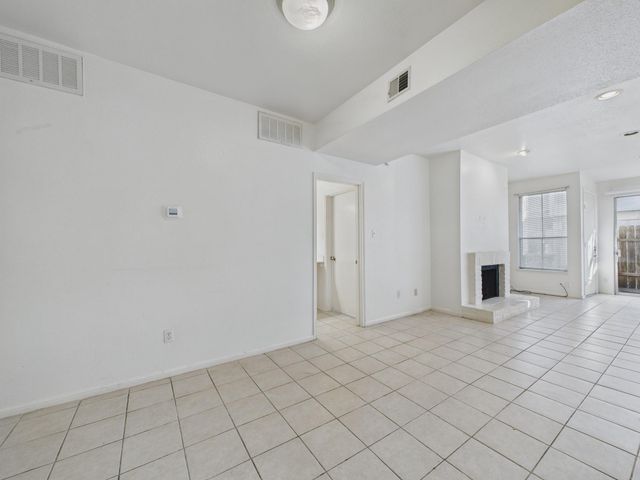 2100 Tanglewilde Street 133, Houston, TX 77063