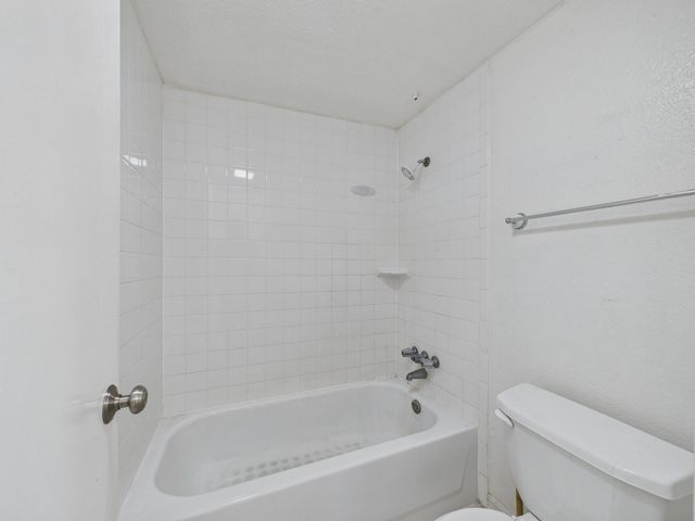 2100 Tanglewilde Street 133, Houston, TX 77063