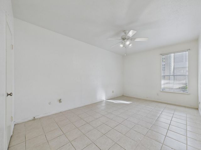 2100 Tanglewilde Street 133, Houston, TX 77063