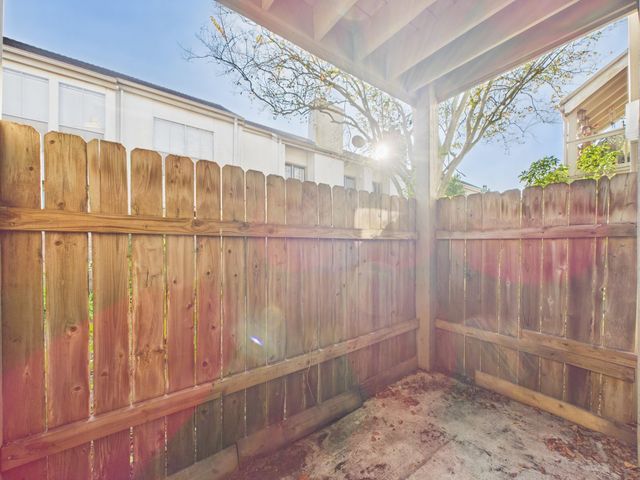 2100 Tanglewilde Street 133, Houston, TX 77063