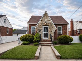 44 Shaw Avenue, Valley Stream, NY 11580