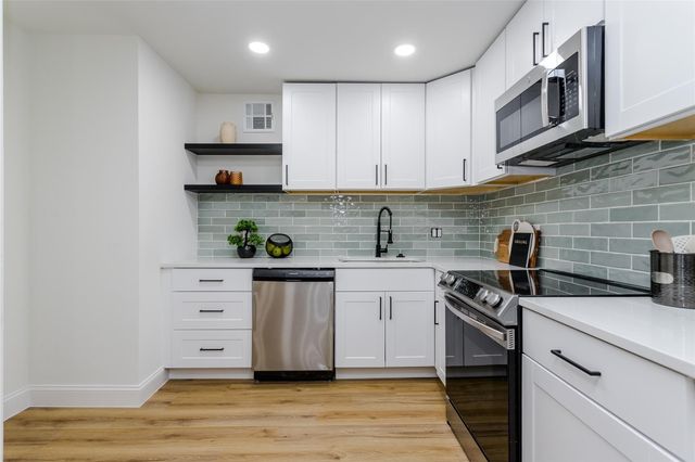 5607 Harvest Hill Road 1007, Dallas, TX 75230