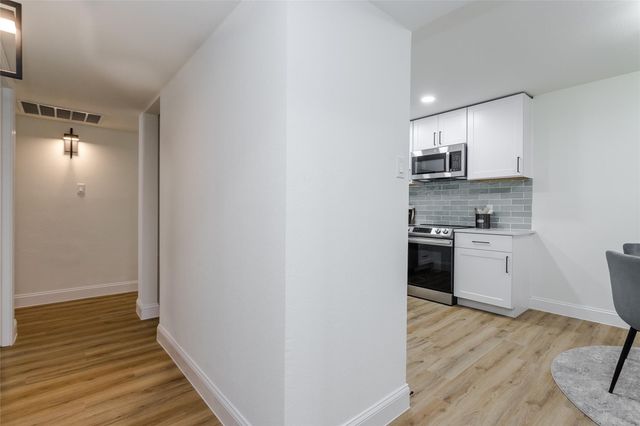 5607 Harvest Hill Road 1007, Dallas, TX 75230