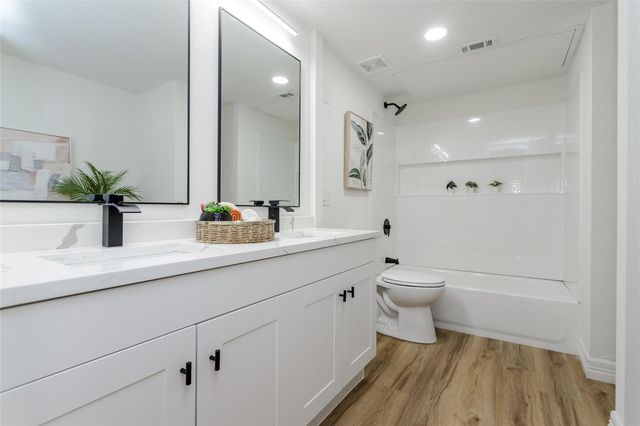 5607 Harvest Hill Road 1007, Dallas, TX 75230