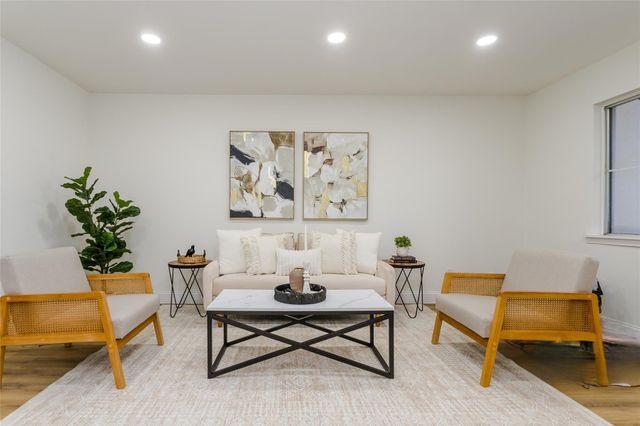 5607 Harvest Hill Road 1007, Dallas, TX 75230