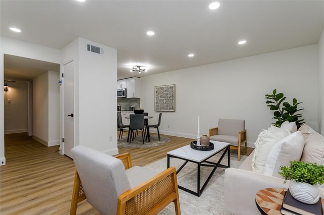 5607 Harvest Hill Road 1007, Dallas, TX 75230