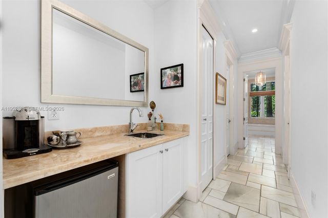 6650 SW 123rd St, Pinecrest, FL 33156