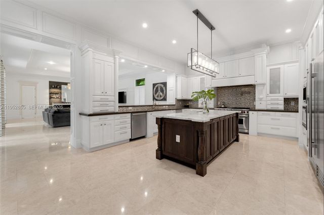 6650 SW 123rd St, Pinecrest, FL 33156