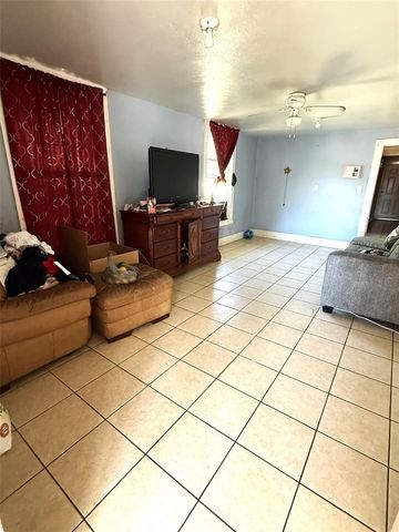 340 WEAVER AVENUE, Lake Wales, FL 33853