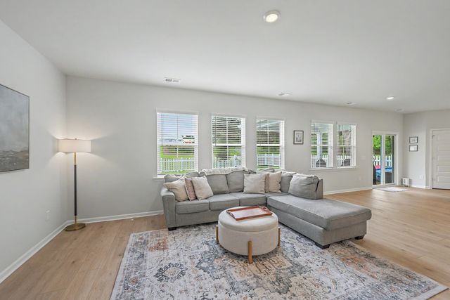 411 Cropfield Drive, Summerville, SC 29485