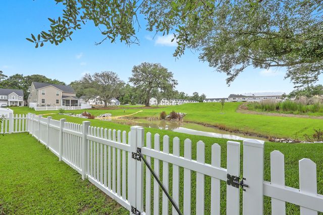 411 Cropfield Drive, Summerville, SC 29485