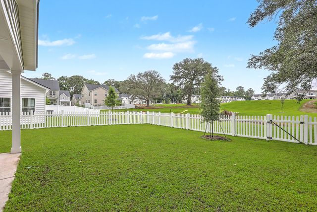 411 Cropfield Drive, Summerville, SC 29485