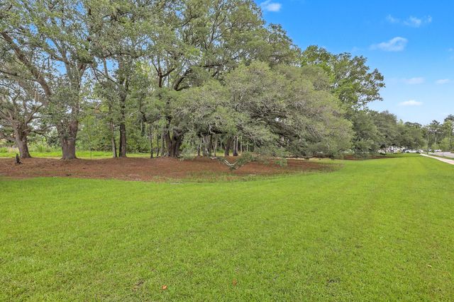 411 Cropfield Drive, Summerville, SC 29485