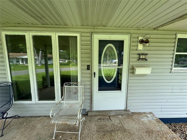 130 Florissant Park Drive, Florissant, MO 63031