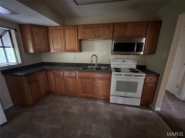 130 Florissant Park Drive, Florissant, MO 63031