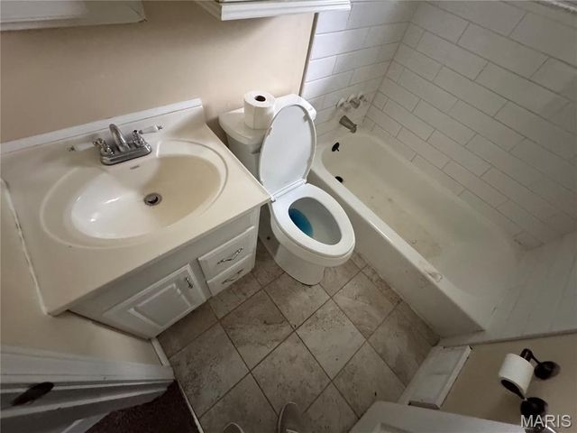 130 Florissant Park Drive, Florissant, MO 63031
