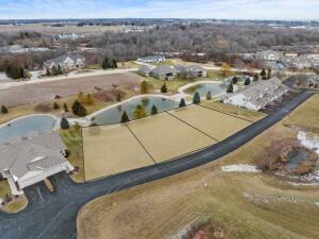 1926 Ravenswood LANE, Manitowoc, WI 54220