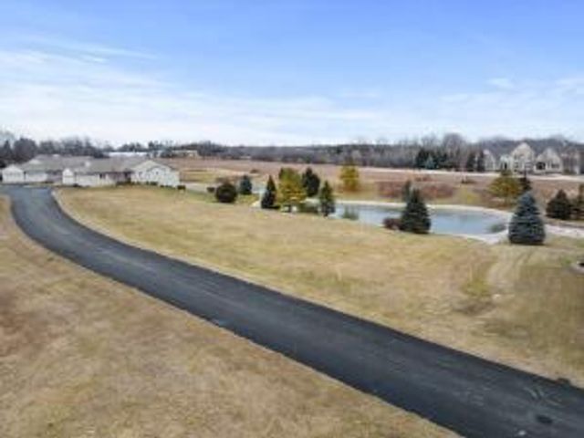 1926 Ravenswood LANE, Manitowoc, WI 54220