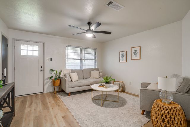 256 Pimlico Way, Saginaw, TX 76179