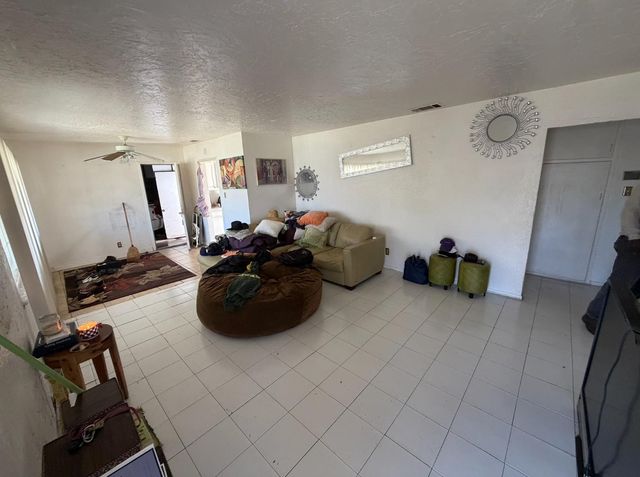 6207 Fairfax Way, North Highlands, CA 95660